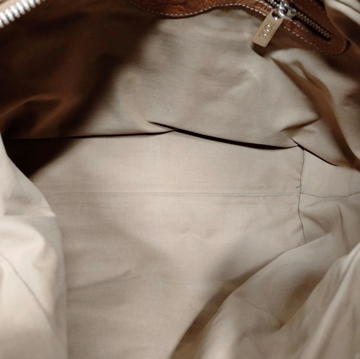 Authentic Tod’s Vintage Tan Pebbled Leather Shoulder Bag – Y2K Era