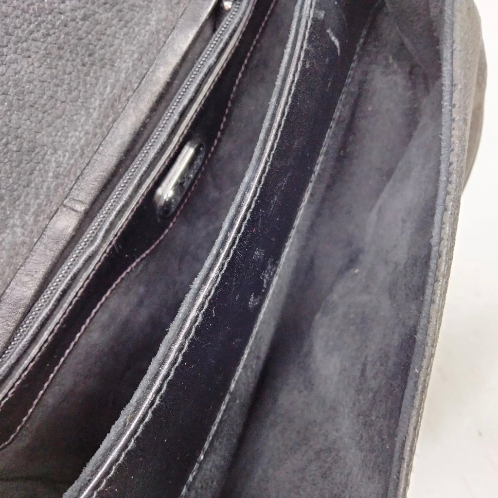 Authentic Vintage Gucci Black Pebbled Leather Saddle Crossbody Shoulder Bag 1970s–1980s