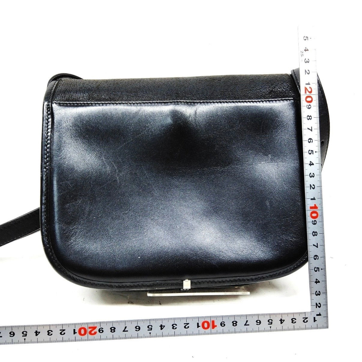 Authentic Vintage Gucci Black Pebbled Leather Saddle Crossbody Shoulder Bag 1970s–1980s