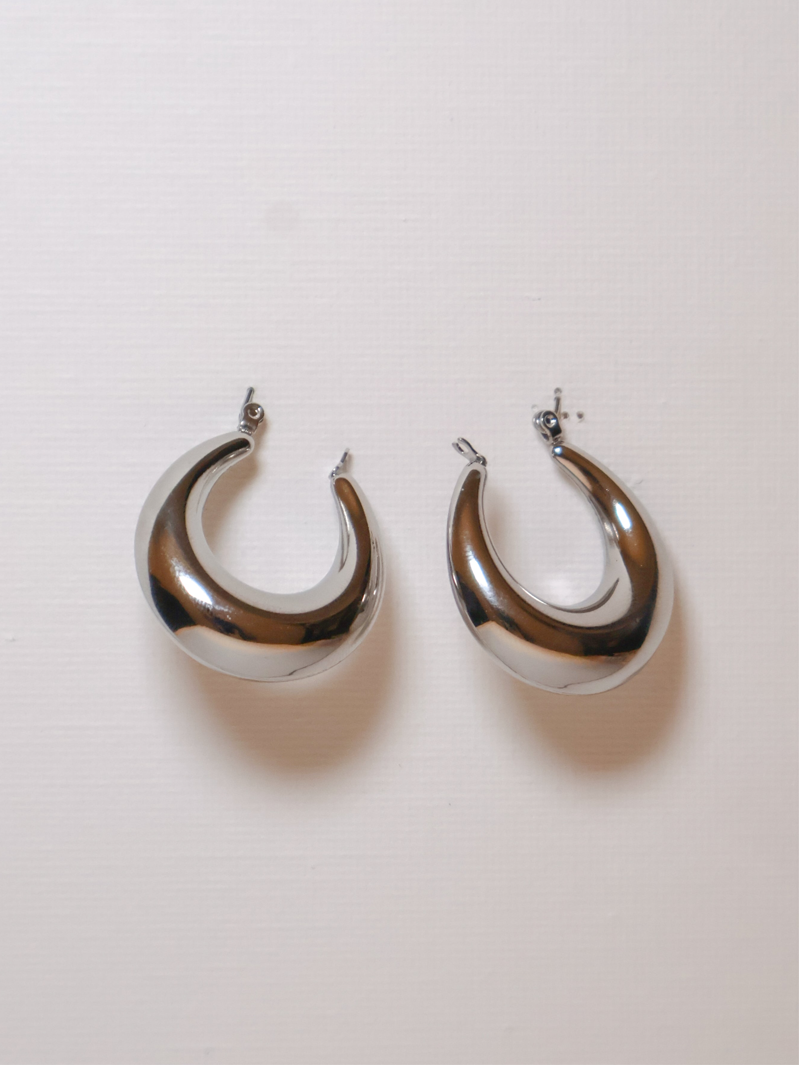 Silver U Earring