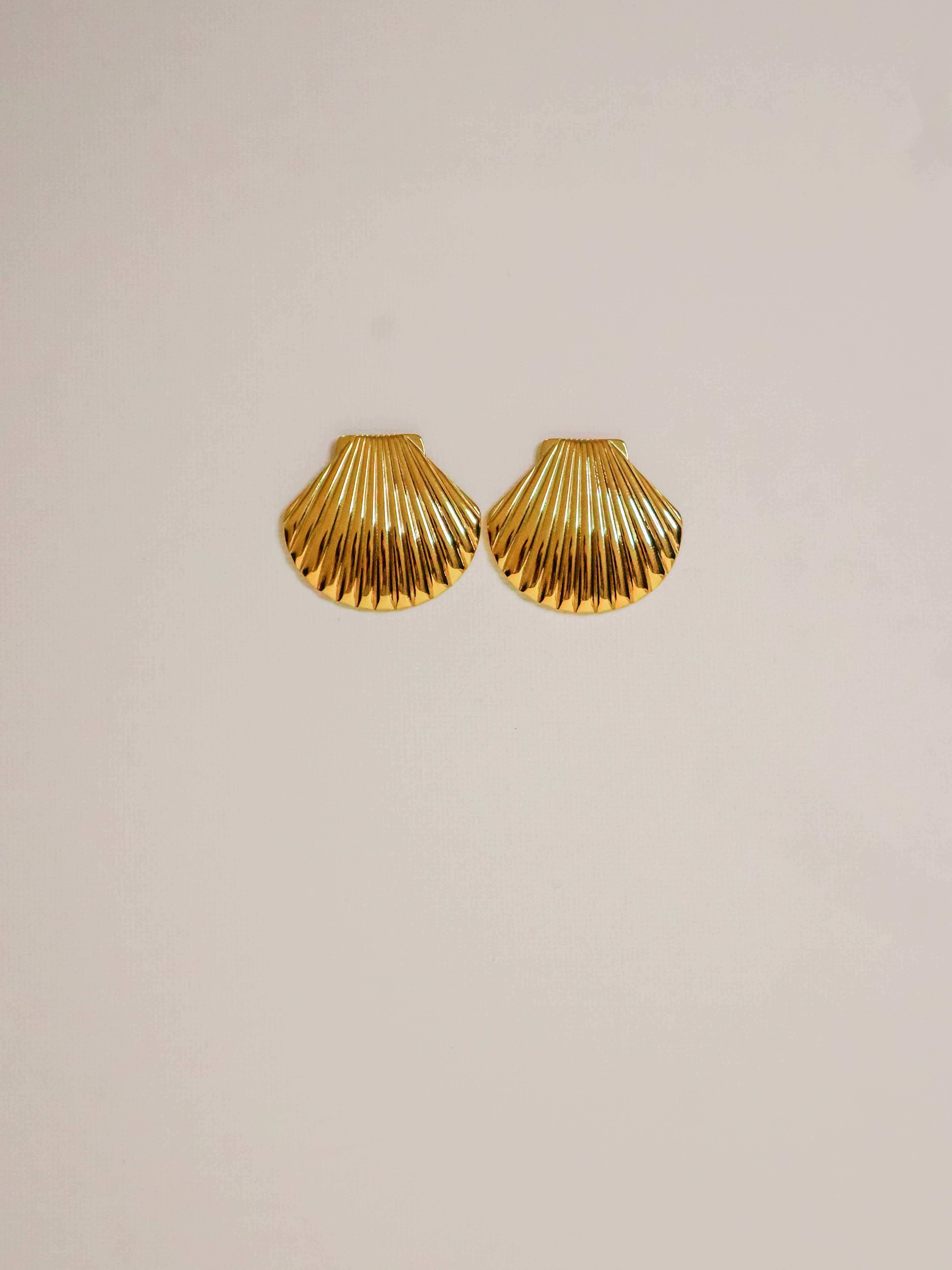 Gold Shell Earring