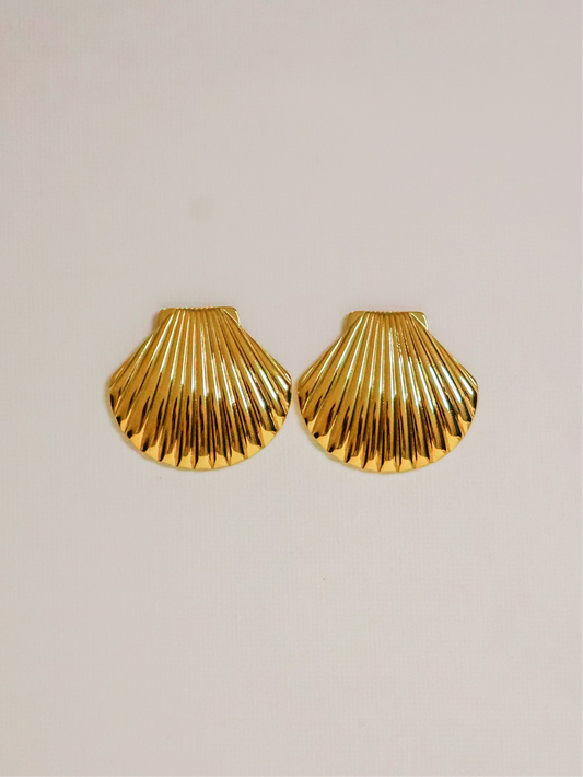 Gold Shell Earring